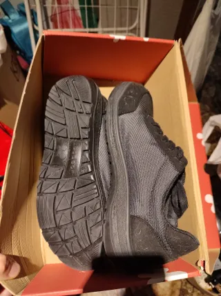 Zapatos de trabajo Codeor negros y grises