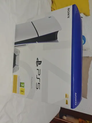 PlayStation 5 con CD + 3 Juegos mas un mando