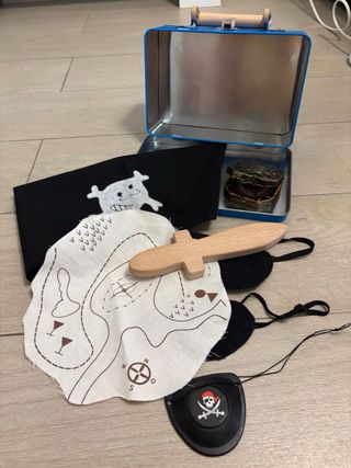 Maletín metálico pirata