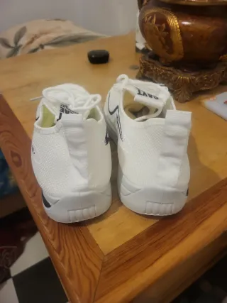 Zapatilla Deportiva Blanca MHYH