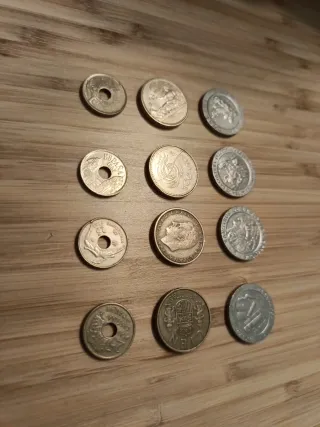 Monete: 25, 100 e 200 Peseta