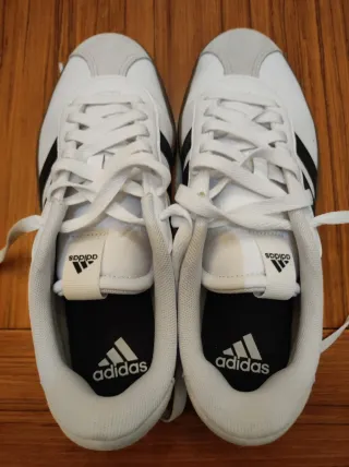 Zapatillas Adidas Court Talla 40 usadas una vez