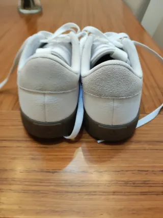 Zapatillas Adidas Court Talla 40 usadas una vez