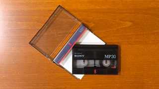 Videocámara Sanyo 8mm VM-D3P + Accesorios