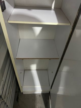 Armario de baño blanco