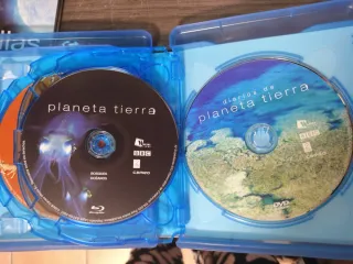 2 pelis: Planeta Tierra y Maravillas del universo