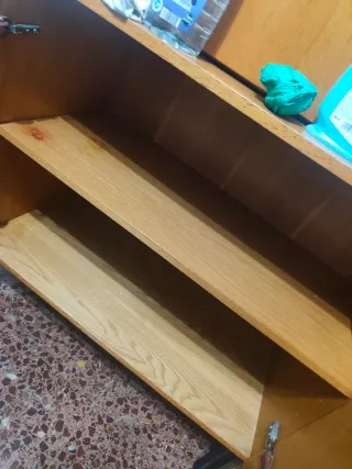 Mueble de madera suiza