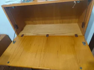 Mueble de madera suiza