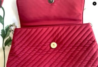 Bolso de fiesta rojo acolchado