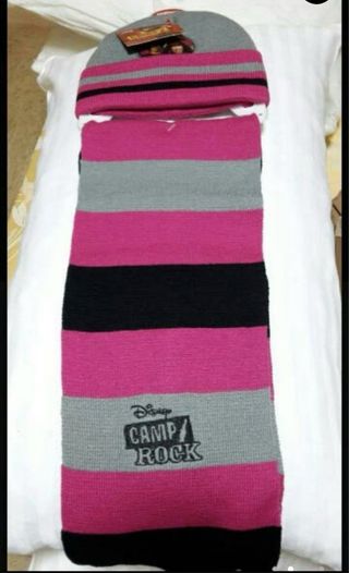 Gorro y bufanda Camp Rock gris y rosa