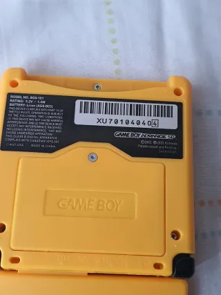Nintendo Game Boy Advance SP Amarillo