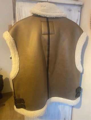 Chaleco Zara forrado efecto piel