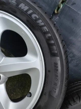 OJO!! 5 Llantas + Neumáticos Hyundai Sonata 225/50