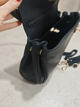 Borsa a spalla in pelle liscia nera