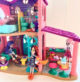 Casa Ciervo Enchantimals  8 Muñecas y sus mascotas