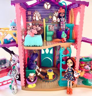 Casa Ciervo Enchantimals  8 Muñecas y sus mascotas