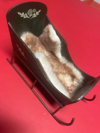 Slitta decorativa in metallo e legno