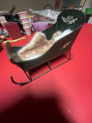 Slitta decorativa in metallo e legno