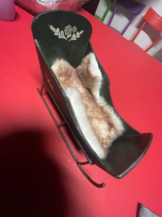 Slitta decorativa in metallo e legno