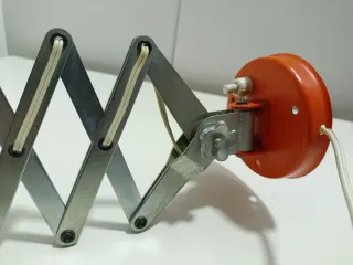 Lámpara flexo vintage naranja y plateada