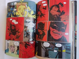 Cómic Batman Año 100 y otras historias (Paul Pope)