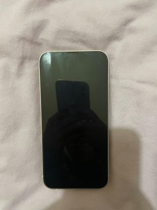 iPhone 13 128 GB Blanco, tiene un problema