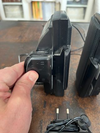 Altavoces estéreo acoplables para monitor/portátil