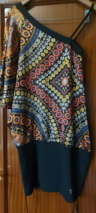 Camiseta asimétrica estampada 3/4