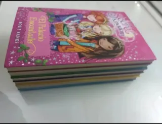 Lote de cinco libros: Secret Kingdom.