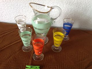 Jarra y copas de cristal decorado