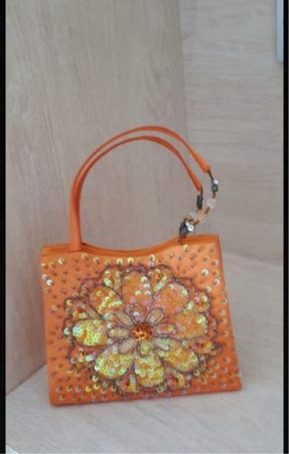 Vestido amarillo bordado talla l