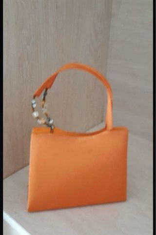 Vestido amarillo bordado talla l