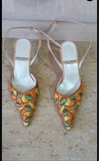 Vestido amarillo bordado talla l