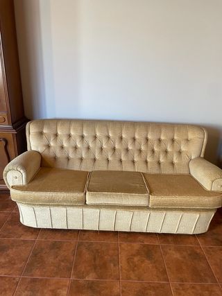 Sofá vintage beige y dorado 3 plazas