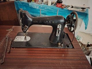 Máquina de coser Sigma antigua