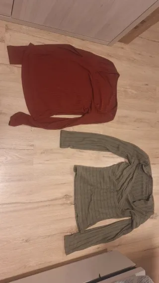 Lote 2 jerseys y camisetas todas 12 €