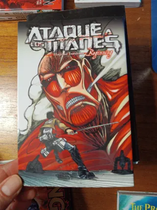 ATAQUE A LOS TITANES 1 al 4 +7 + 34 + bocetos