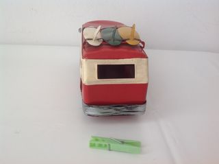 Furgoneta decorativa vintage de chapa