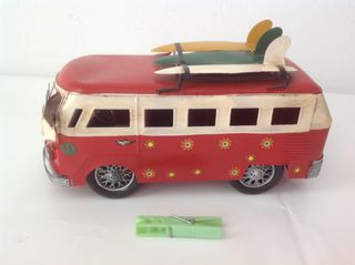 Furgoneta decorativa vintage de chapa