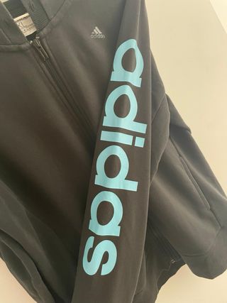 Chaqueta Adidas con capucha negra Talla XL