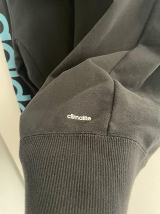 Chaqueta Adidas con capucha negra Talla XL