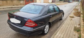 Mercedes-Benz Clase C 2004