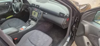 Mercedes-Benz Clase C 2004