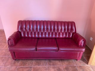 Sofá vintage piel rojo