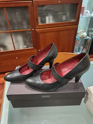 Zapatos de tacón negros