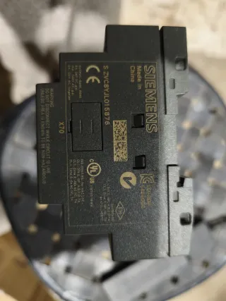 Siemens LOGO! 230RCE Módulo Expansión DM8