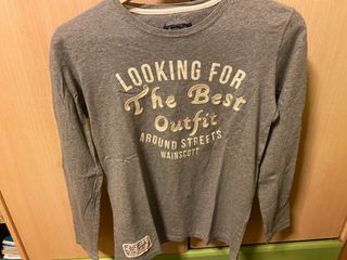 Camiseta gris manga larga Looking for the Best