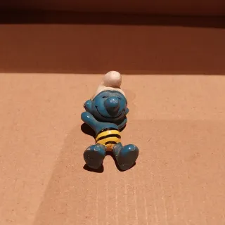 Pitufo tomando el sol