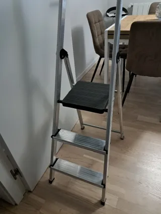 Escalera plegable aluminio NUEVA