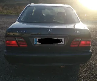 Mercedes-Benz Clase E 2001